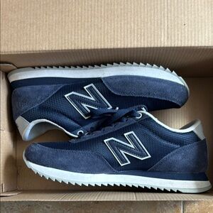 New Balance Women’s Navy Sneakers
